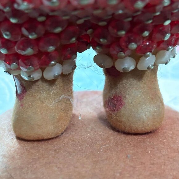 Vintage Beaded Santa & Mrs Claus Figurines – Hand-Pinned Sequins, Flocked Bases, - Picture 12 of 16